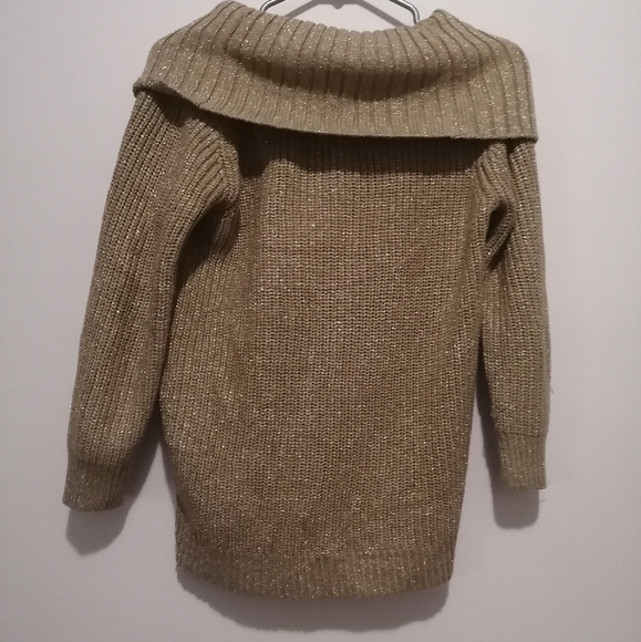 A Micheal Kors sweater - Picture 2 of 2